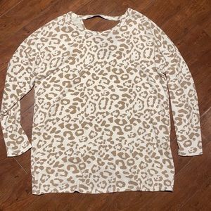 BRAND NEW Leopard Print Keyhole Back Long Sleeve